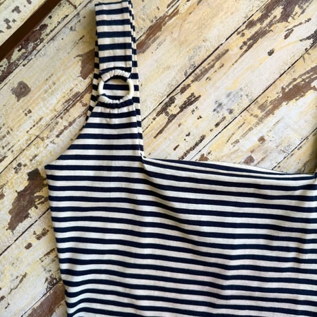 border sleeveless tops
