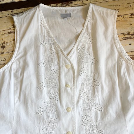cutwork vneck vest