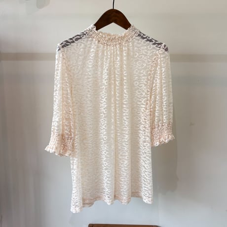 all lace tops ⚪️