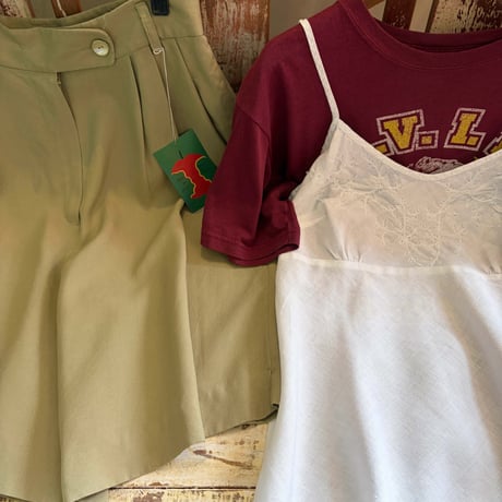 khaki shorts