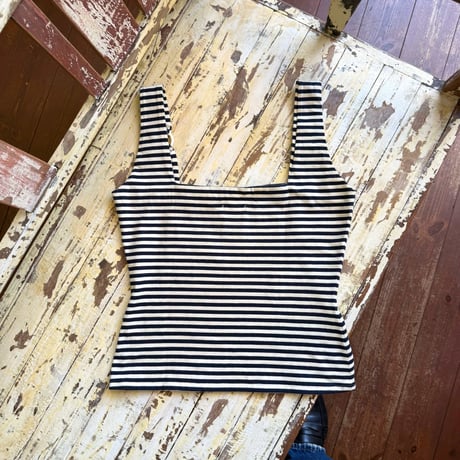 border sleeveless tops