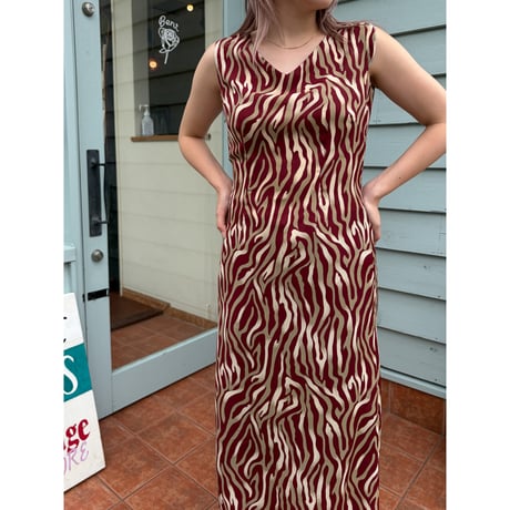 design sleeve less dress