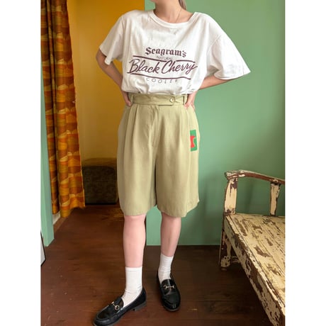 khaki shorts