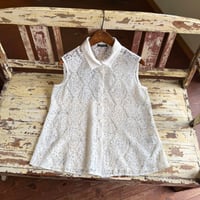 made in Italy all lace sleeve less shirt