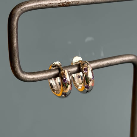 Bent original stone pierce