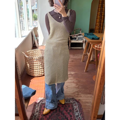 gold sleeveless dress