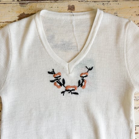 design knit tops ⚪️
