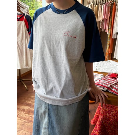 Bent raglan logo tee