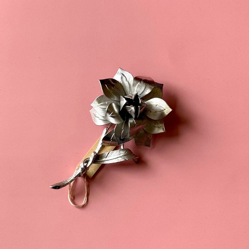 80-90s flower broach | Bent