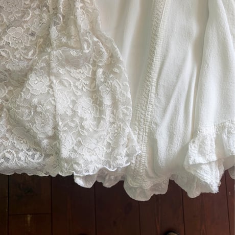 made in India embroidery design skirt  ⚪️