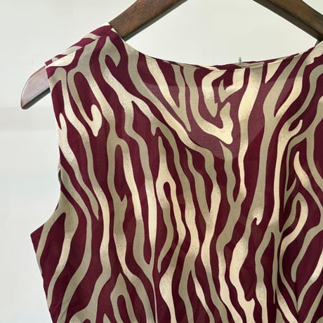 design sleeve less dress
