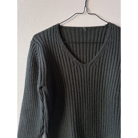 made in Italy v neck knit