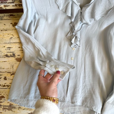 frill design blouse