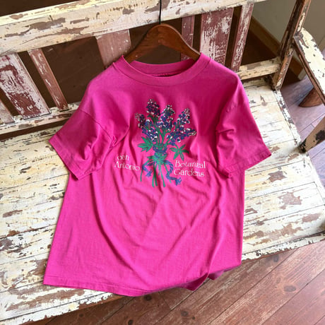 floral print tee