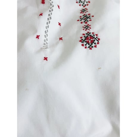 vintage ルーマニア刺繍 赤黒 クロスステッチ ポリコットン チュニック【7393】