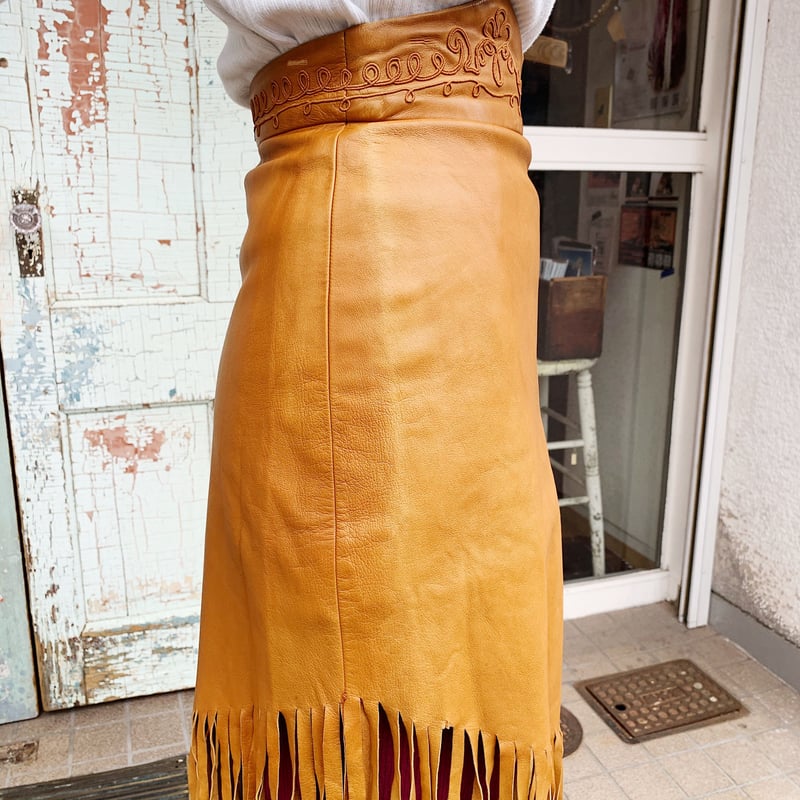1970年代のヴィンテージニットフリンジスカート