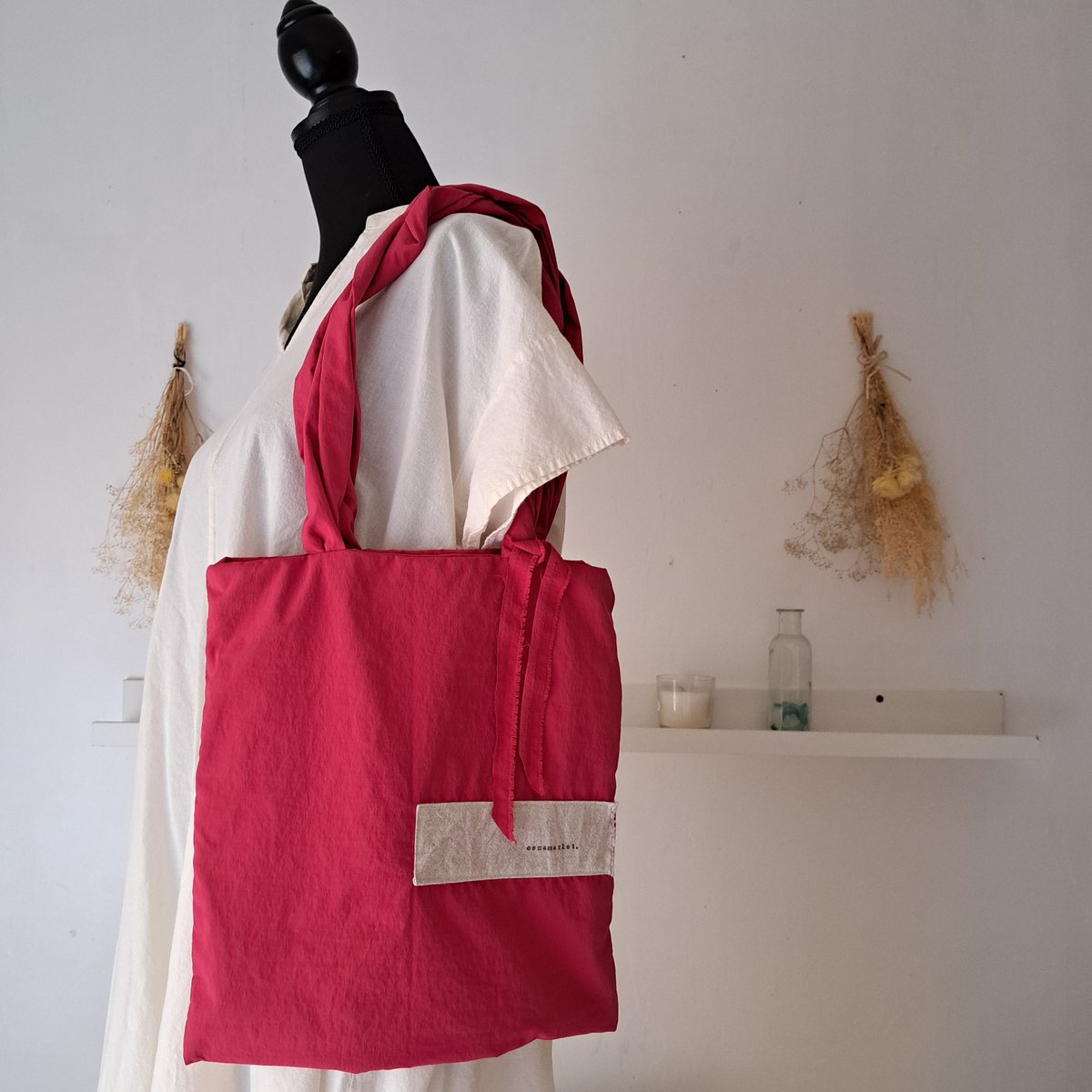 bag. vivid pink. 2001976872361 | consmarket.