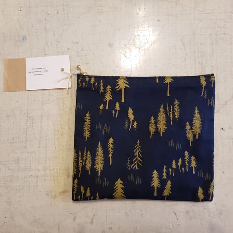 yoru no mori. pouch.  M