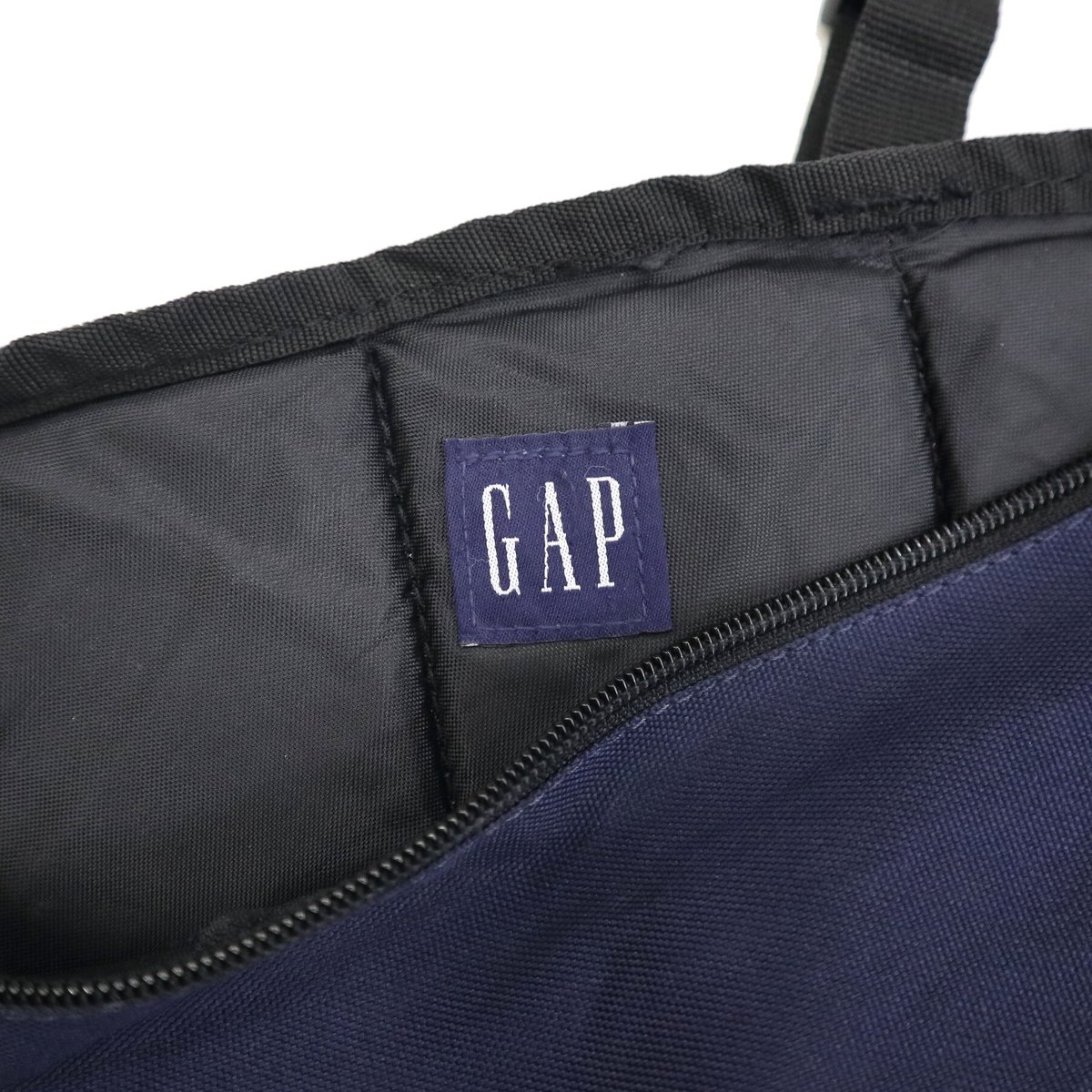 OLD GAP Sling Bag | Daniel