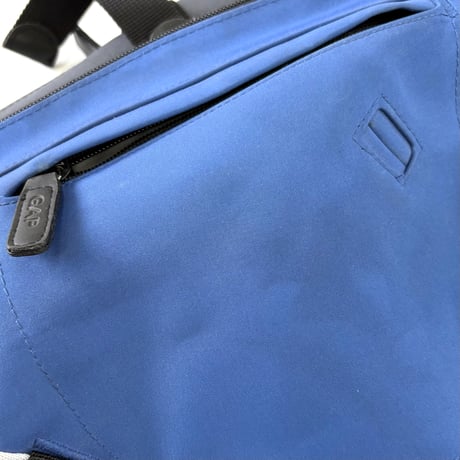 00's OLD GAP Sling Bag