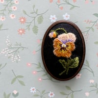 ムフ刺繍＊Kannikeブローチ（Black）