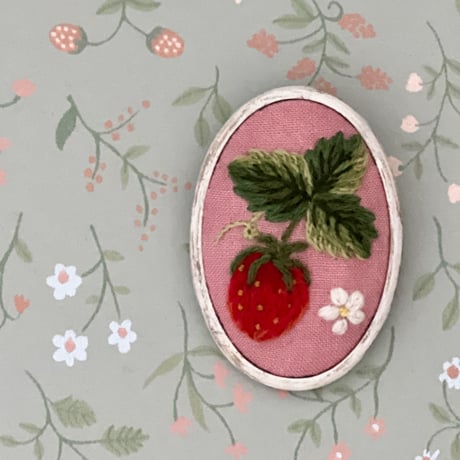 ムフ刺繍＊maasikasブローチ（pink）