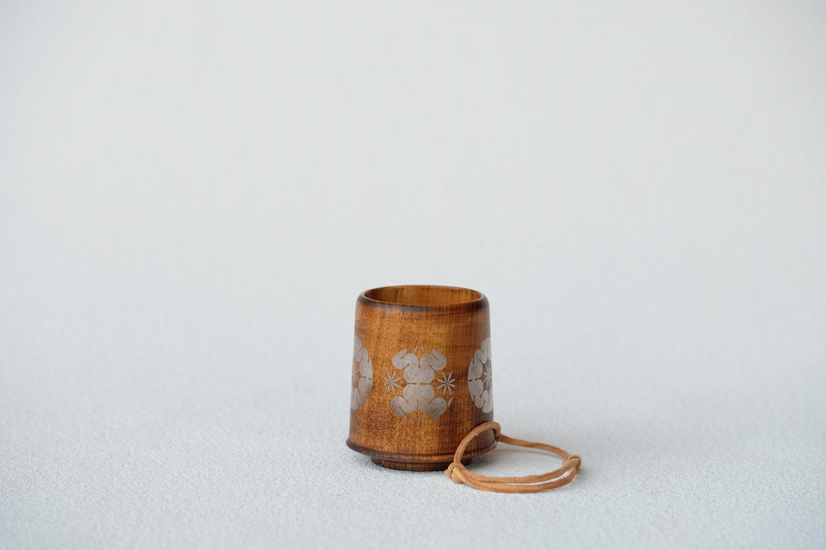 【新品】NODATE Mug 会津塗 漆器 ユニフレーム　チタンカラーマグ NODATE別注】実は野遊びに最適。「伝統の拭き漆」＆「特別仕様