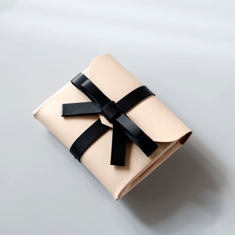 [sou series]  リボン ショートウォレット ベージュx黒/ ribbon short wallet beigexblack