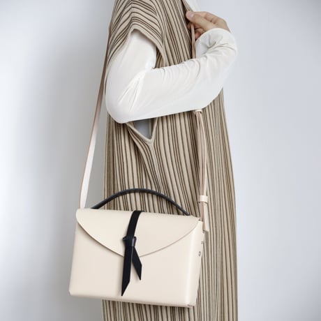 [ ori series]  折り ボックスバッグ スリム＃ベージュｘ 黒  / ori box bag slim  #beige x black