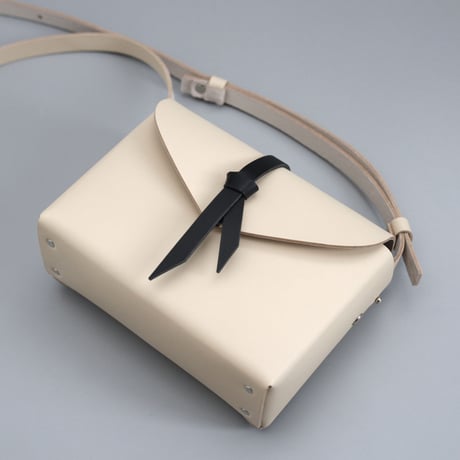 [ ori series]  折り ボックスバッグ スリム＃ベージュｘ 黒  / ori box bag slim  #beige x black