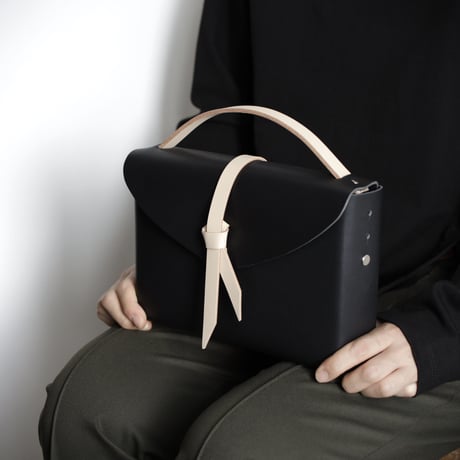 [ ori series]  折り ボックスバッグ スリム＃黒ｘベージュ   / ori box bag slim  #black x beige