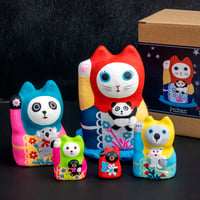 Yumi kitagishi　Hariko-shika　Maneki Neko (Animals who want to be beckoning cats)