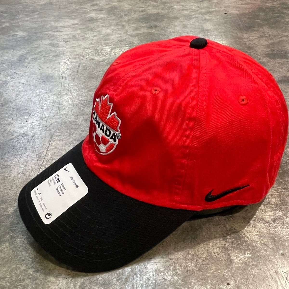 日本未発売　アメリカ限定　スターウォーズ　ナイキ　NIKE キャップ スター・ウォーズ ライトセーバー | ナイキ ゴルフキャップ - FAR-OUT