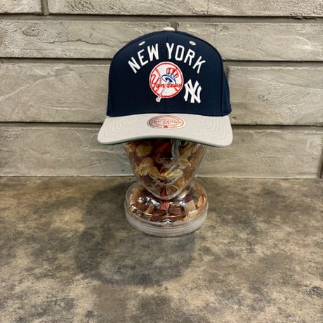 日本未発売モデル  Mitchell &Ness YANKEES collection カーブバイザー NAVY M-21