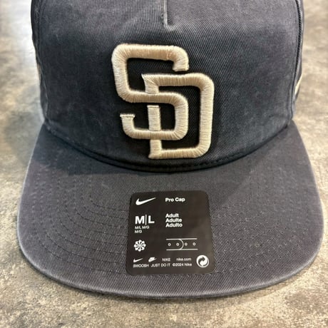 USA買付  NIKE× San Diego Padres Nike Monotone Pro Adjustable Hat N-183