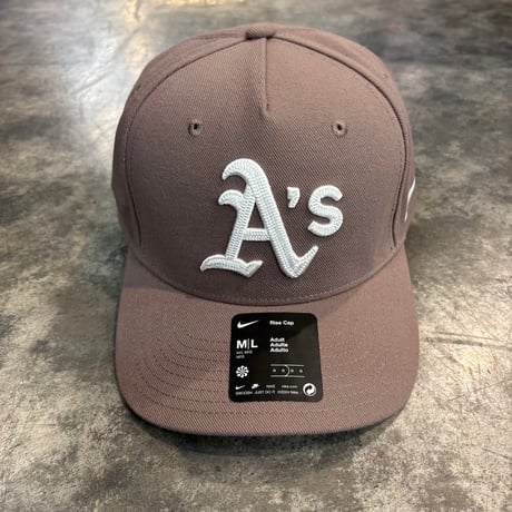 日本未発売モデル  Athletics Nike Rise Performance Adjustable Hat - Brown　Nー195