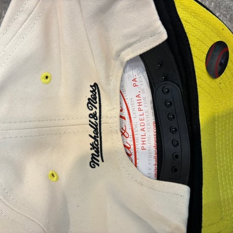 日本未発売モデル  Mitchell &Ness Pittsburgh Piratesカーブバイザー STONE/BLACK M-25