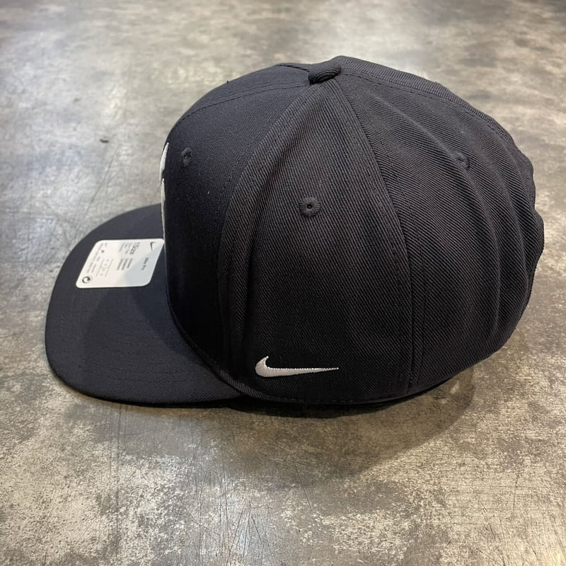 日本未発売　Nike NY Yankees CLUB CAP size M/L