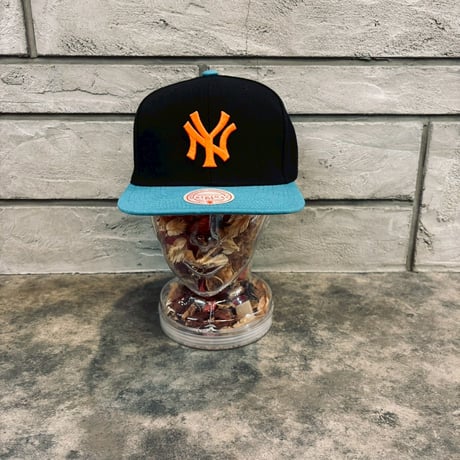 日本未発売モデル  Mitchell &Ness Los NEW YORK YANKEES  black/turquoise  M-18