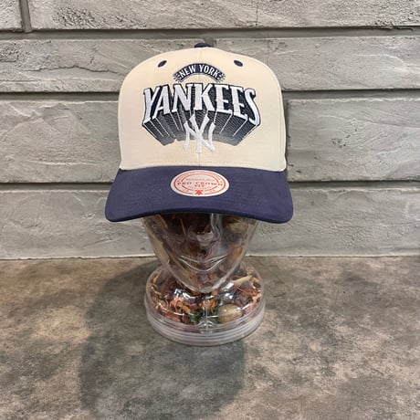 日本未発売モデル  Mitchell &Ness YANKEES collection カーブバイザー STONE/NAVY M-07