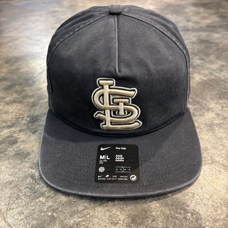 USA買付St. Louis Cardinals  Nike Monotone Pro Adjustable Hat - Anthracite N-204