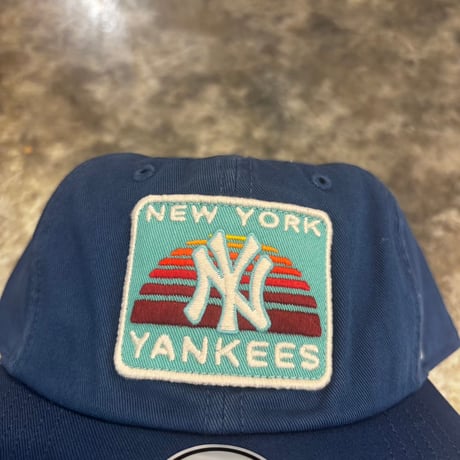 USA買付 NEW YORK YANKEES PATCH LOGO '47 CAPTAIN SNAPBACK　US-57
