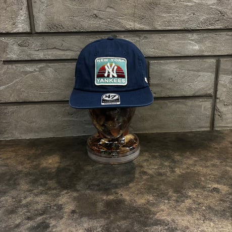 USA買付 NEW YORK YANKEES PATCH LOGO '47 CAPTAIN SNAPBACK　US-57