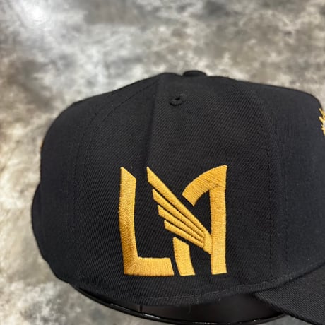 USA買付  LAFC Mitchell & Ness Playmaker Pro Pinch Snapback Hat - Black    M-30