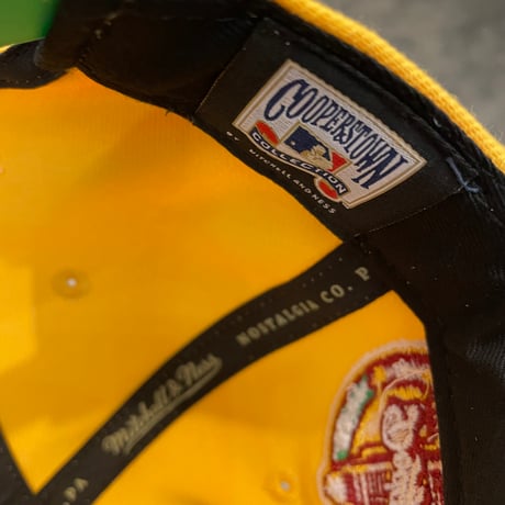 日本未発売モデル  Mitchell &Ness Los AngelesDodgers カーブバイザー YELLOW  M-11