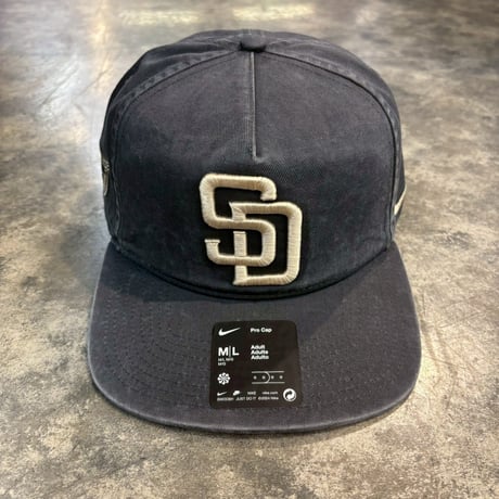 USA買付  NIKE× San Diego Padres Nike Monotone Pro Adjustable Hat N-183