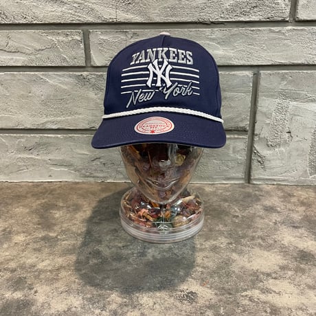 日本未発売モデル  Mitchell &Ness Yankees  Collection カーブバイザー  M-16