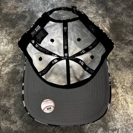 USA買付   New York Yankees  Black & Gray Camo 19TWENTY Adjustable Cap　NEWERA -79