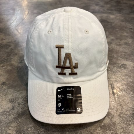 USA買付　 NIKE×Los Angeles Dodgers Club CAP WHITE×light brown N-181