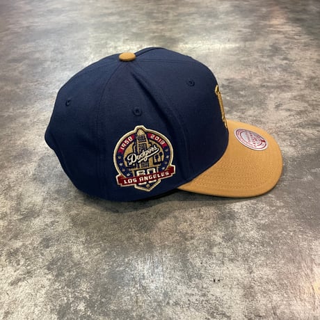 日本未発売モデル  Mitchell &Ness Los AngelesDodgers カーブバイザー NAVY/CAMEL  M-09